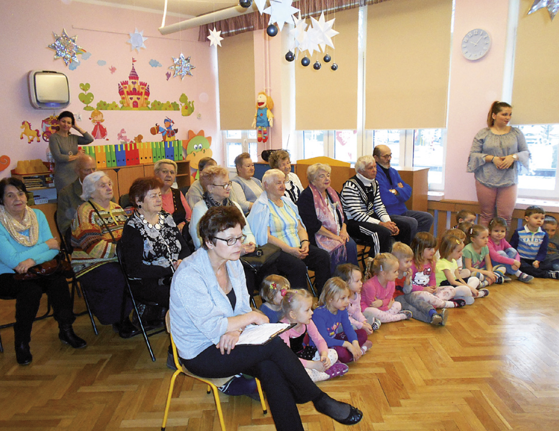 Zaproszeni seniorzy do Przedszkola nr 272